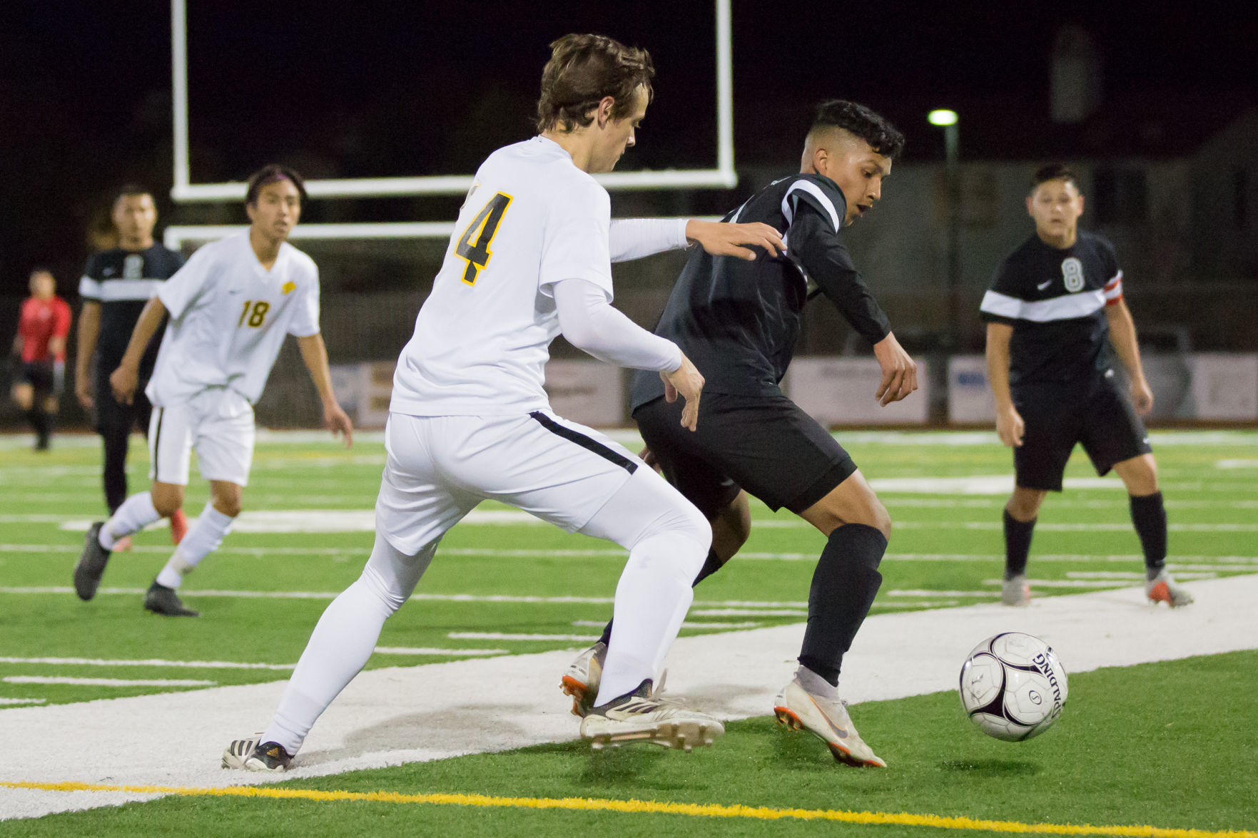 010419 Pioneer Valley vs SLO Soccer 002.jpg